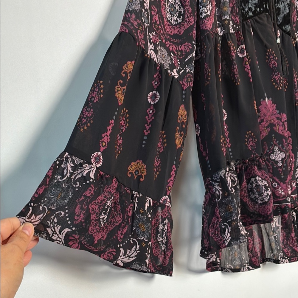 Bohemian Knox Rose Black and Pink Patterned Blouse Relaxed Fit - Picture 5 of 10